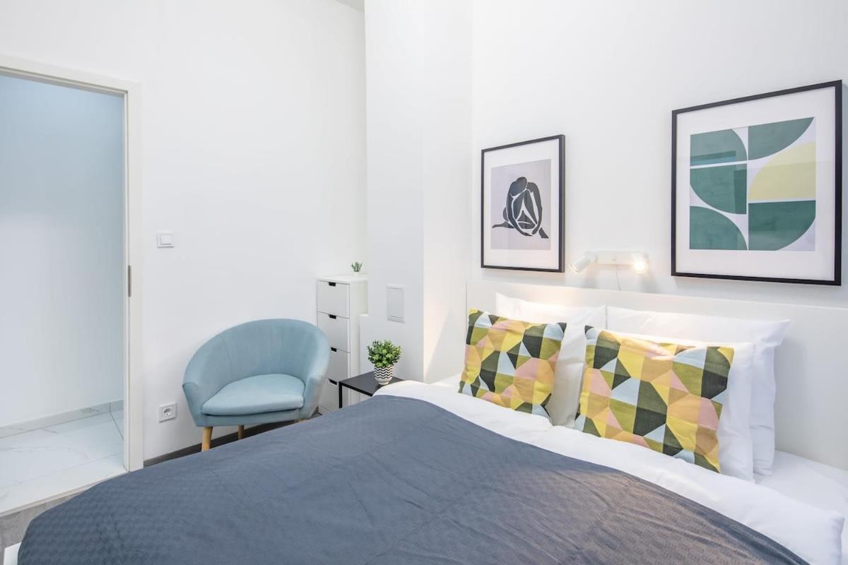 Ultra Central Mini Studio Budapest Bagian luar foto